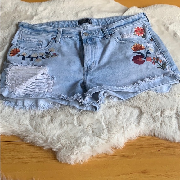 Abercrombie & Fitch Pants - Abercrombie mid rise embroidered shorts .
